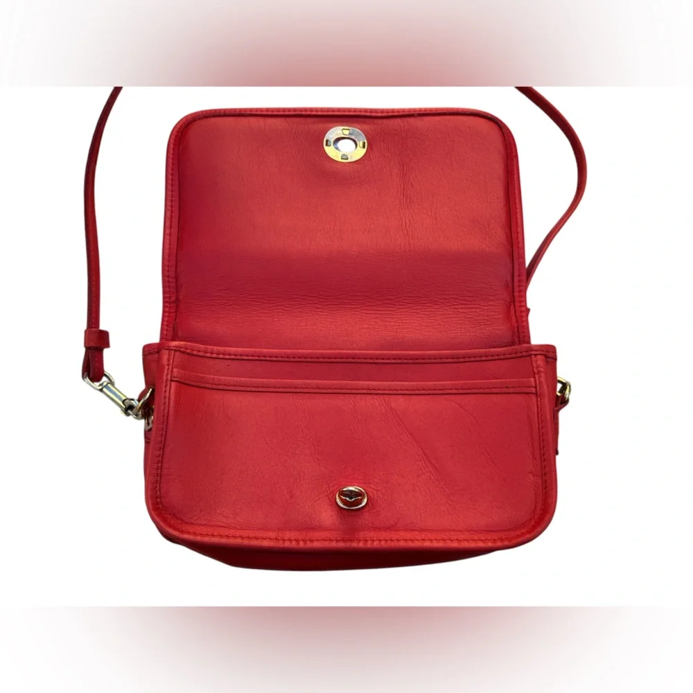 Carriage court Red Leather cross body - Picture 2 of 7